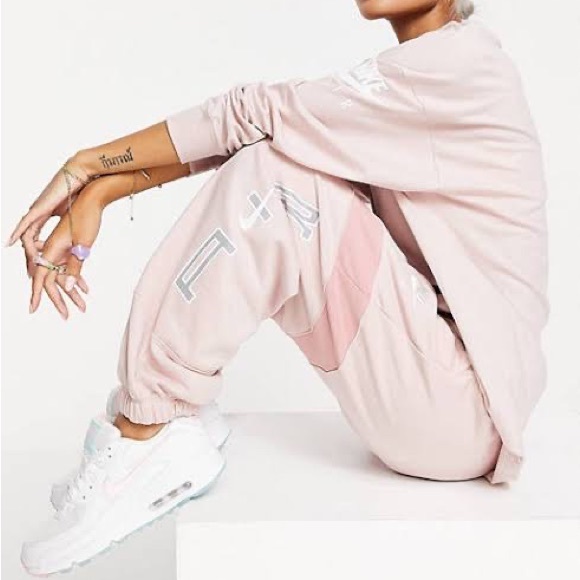 Nike ➰ ladies hot pink oversized air trackies XS - Picture 3 of 7